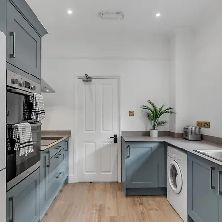 5-bed 3-bath Ideal For Large Groups