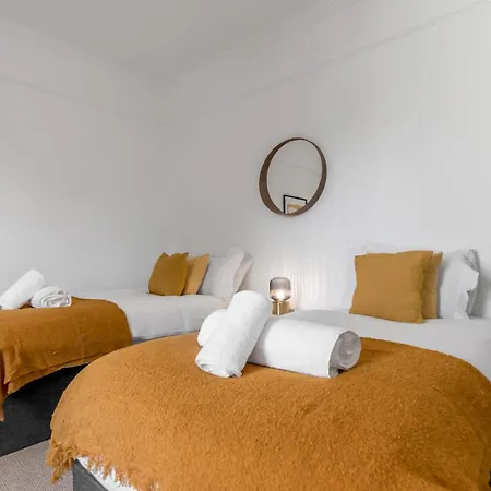 5-bed 3-bath Ideal For Large Groups *